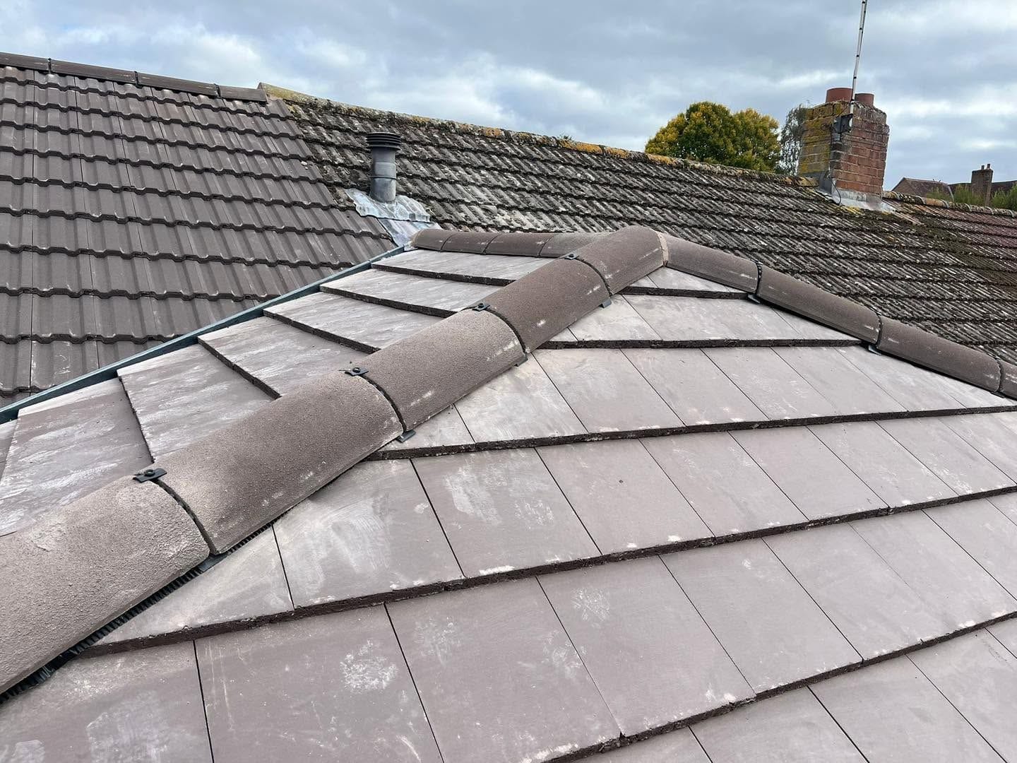 Hip and ridge detail, Bewdley