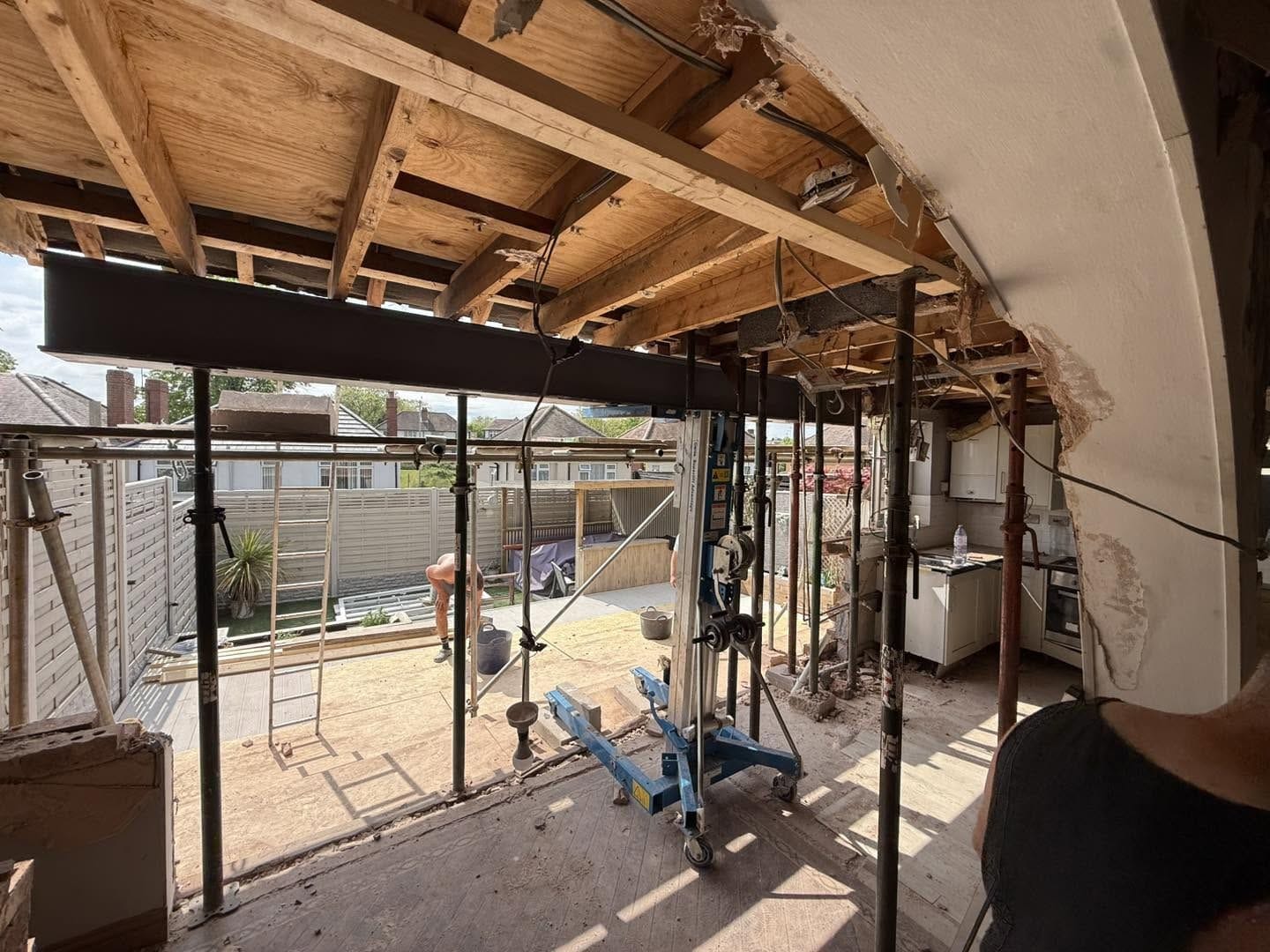 Steel installed with props in place, Stourport-on-Severn